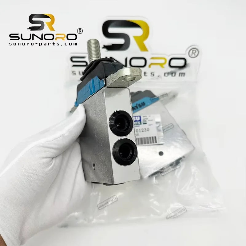 Control Valve Assembly 702-16-01230 Bulldozer Control Rod D65 D85 Pc300-7 PPC 702-16-01230 Pilot Valve