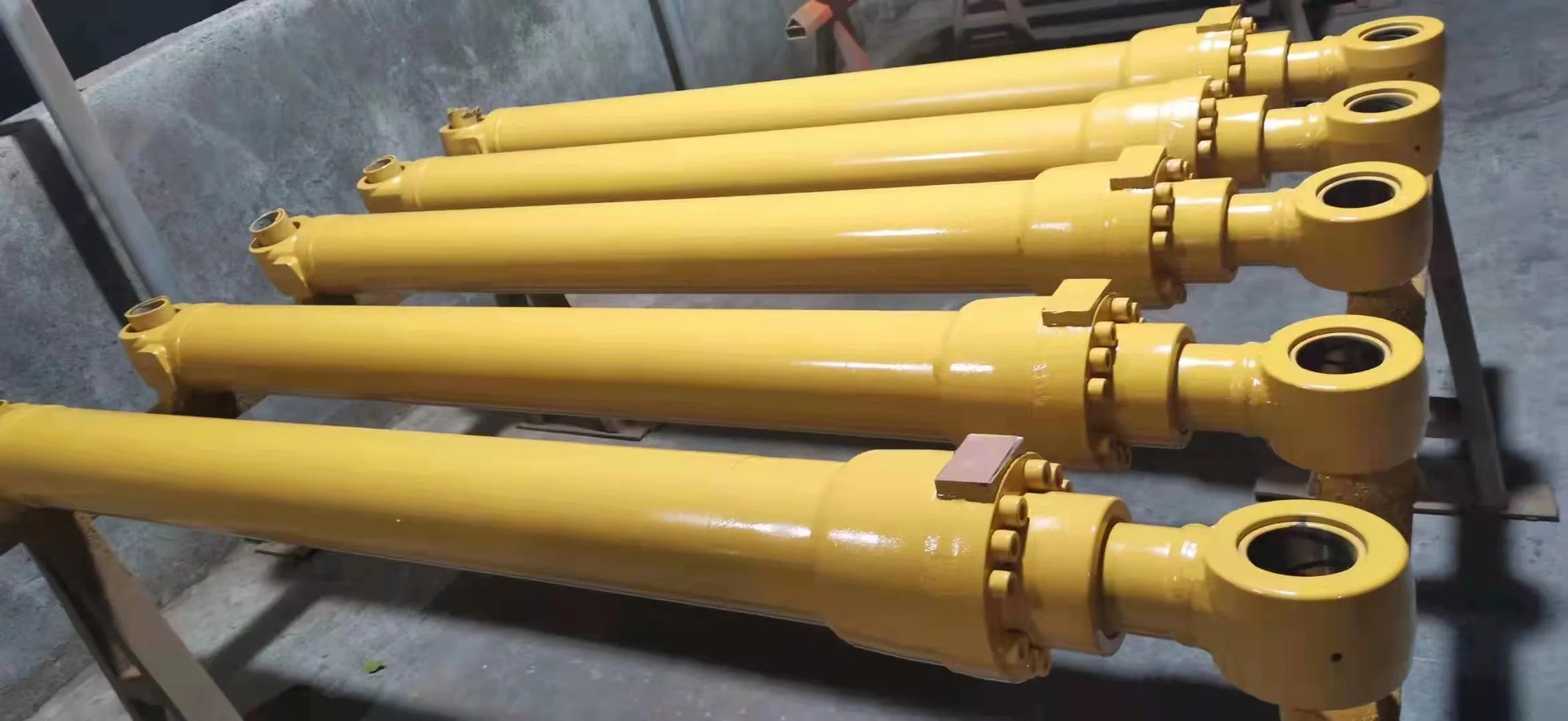 SH265 SH300 SH330-A3 SH350-5 SH450 SH8233 Excavator Boom Hydraulic Cylinder Stick Hydraulic Cylinder Assembly