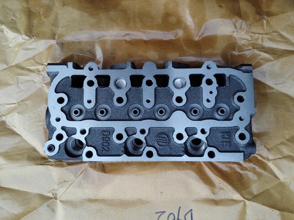1G008-03046 1G008-03027 1G008-0304 1G969-03040 1G969-0304 for Kubota Excavator Engine D782 Cylinder Head